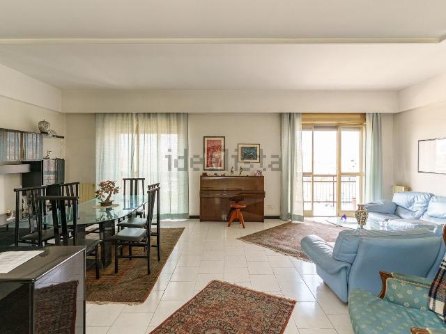 Appartamento in vendita di 177 m² in Via Enrico de Nicola, 16