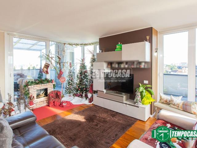 Appartamento in vendita di 177 m² in Via Francesco Crispi, 36