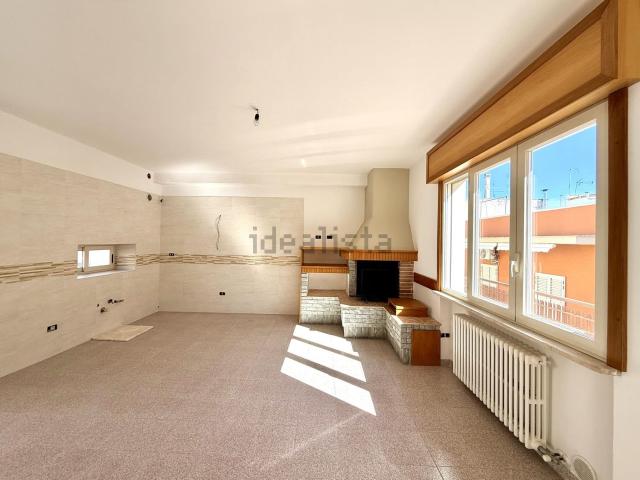 Appartamento in vendita di 177 m² in Via IV Novembre, 45