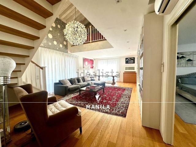 Appartamento in vendita di 177 m² in Via Ungheria Libera