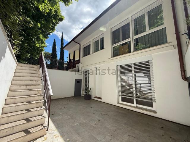 Appartamento in vendita di 177 m² in Viale U. Ojetti