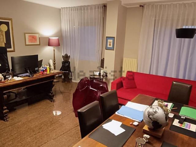 Appartamento in vendita di 177 m² in Corso Marrucino, 143
