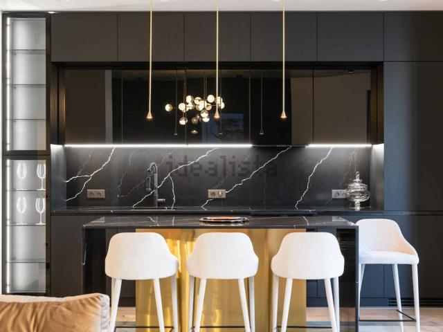 Appartamento in vendita di 178 m² in Via Cagliari