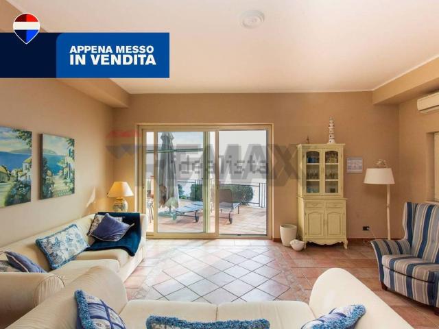 Appartamento in vendita di 178 m² in Via Acqua del Ferro, 26