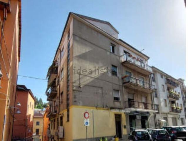 Appartamento in vendita di 178 m² in Via F. Gullo