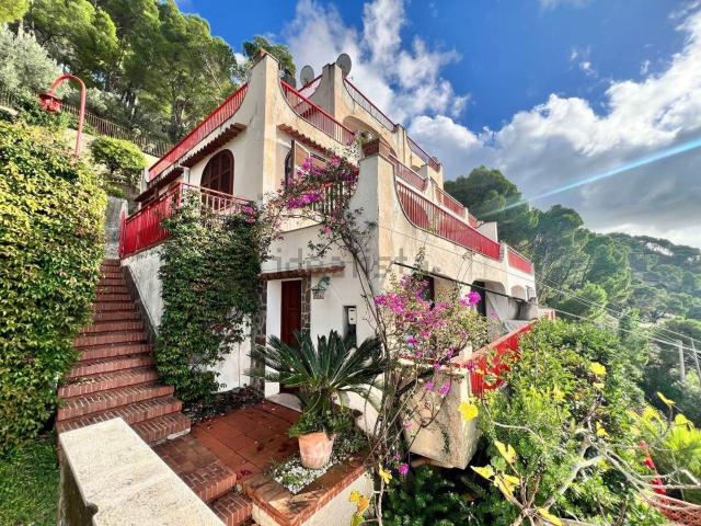 Appartamento in vendita di 178 m² in Via Fontanelle