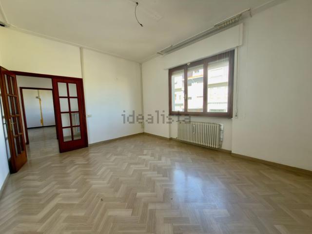 Appartamento in vendita di 178 m² in Via Luigi Galvani