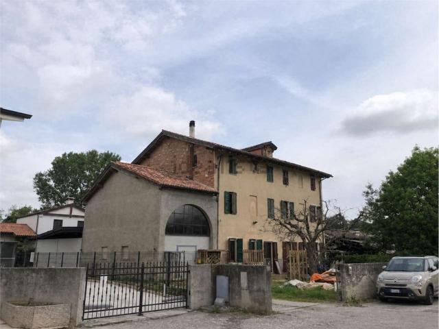 Appartamento in vendita di 178 m² in Via Luigi Einaudi