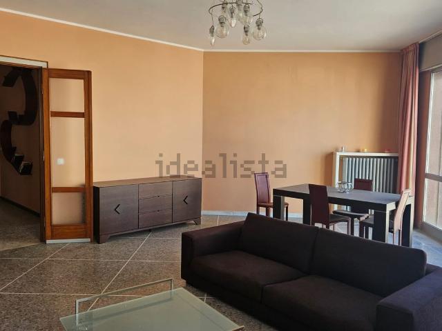 Appartamento in vendita di 178 m² in Viale Ivo Oliveti, 107