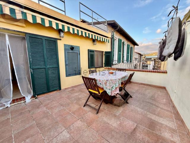 Appartamento in vendita di 178 m² in Salita Centrale, 7