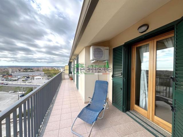 Appartamento in vendita di 178 m² in Strada Statale 115, 31