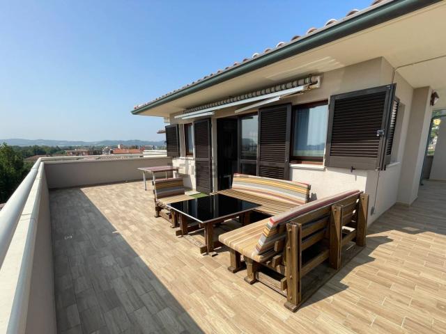 Appartamento in vendita di 179 m² in Via Camillo Marcolini, 39