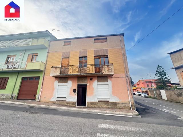 Appartamento in vendita di 179 m² in Via Carbonia, 74