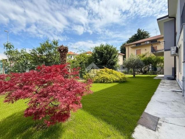 Appartamento in vendita di 179 m² in Via Andrea Fantoni, 5
