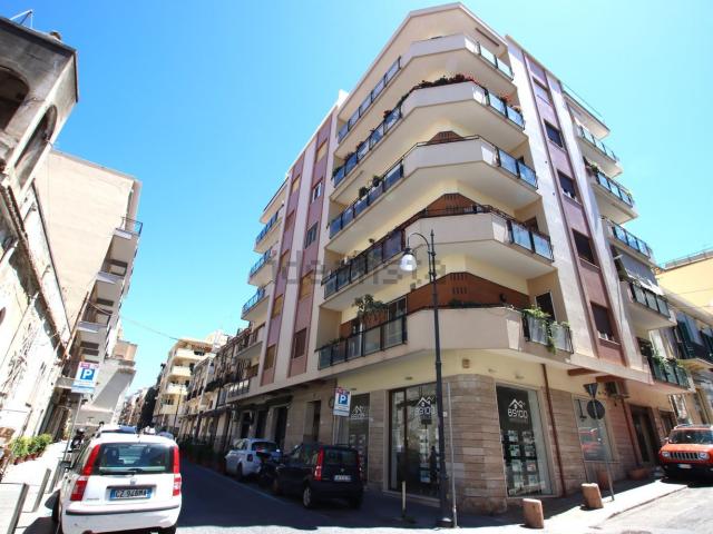 Appartamento in vendita di 179 m² in Via dei Filippini, 47
