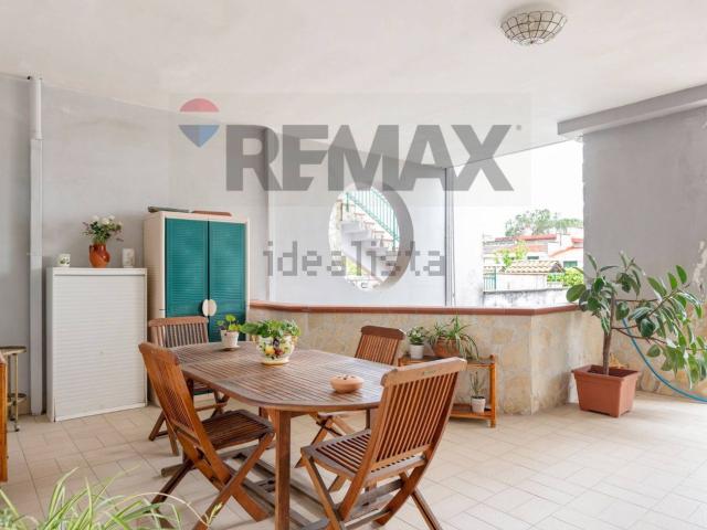Appartamento in vendita di 179 m² in Via del Mare, 21