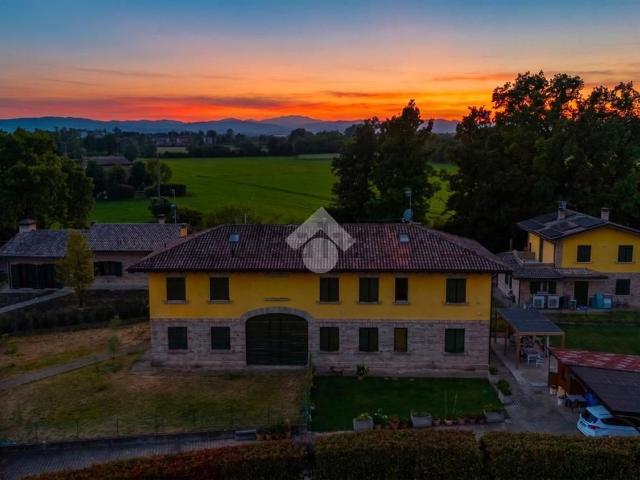 Appartamento in vendita di 179 m² in Via Fratelli Bandiera, 39