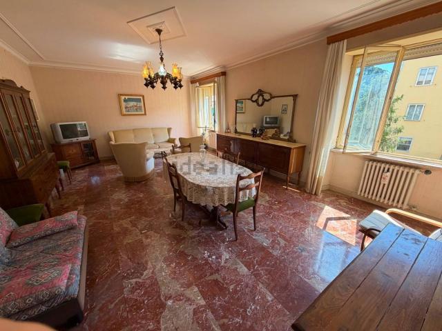 Appartamento in vendita di 179 m² in Via Monte Rosso, 13