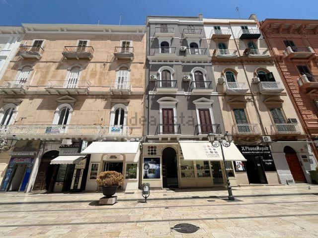Appartamento in vendita di 179 m² in Via Niccolò Tommaso d&apos Aquino, 79