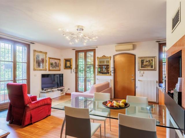 Appartamento in vendita di 179 m² in Via Trento, 4