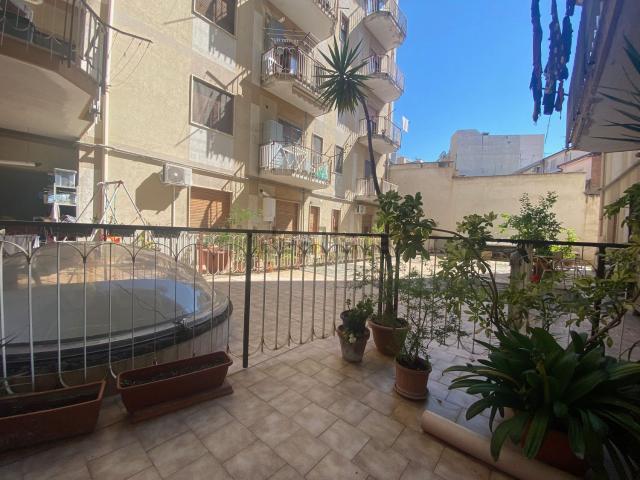 Appartamento in vendita di 179 m² in Viale Principe di Napoli