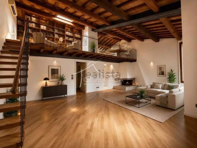 Appartamento in vendita di 180 m² in Via Camillo Benso Cavour, 57