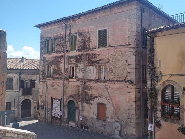 Appartamento in vendita di 180 m² in Via Consolare