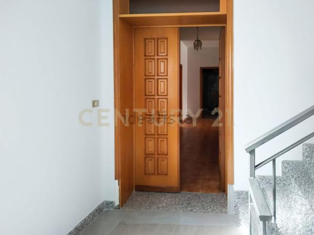 Appartamento in vendita di 180 m² in Via Corinto, 30
