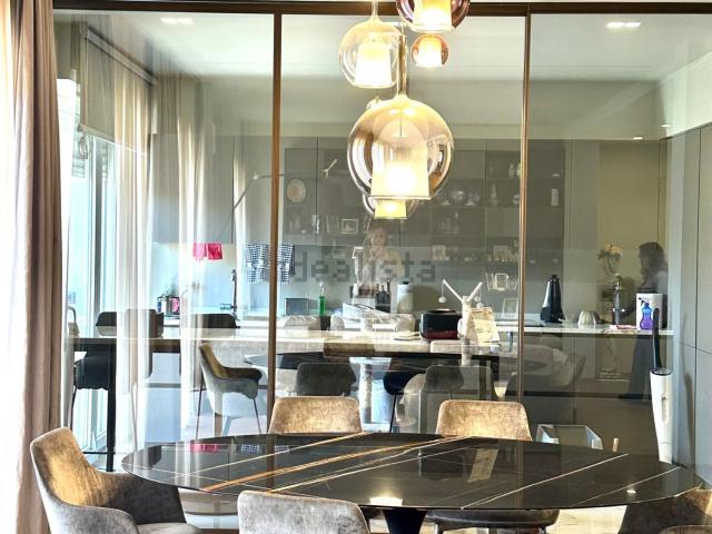 Appartamento in vendita di 180 m² in Via Cairoli