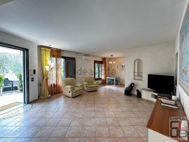 Appartamento in vendita di 180 m² in Via Campania, 50053
