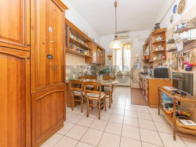 Appartamento in vendita di 180 m² in Via Cerveteri, 18