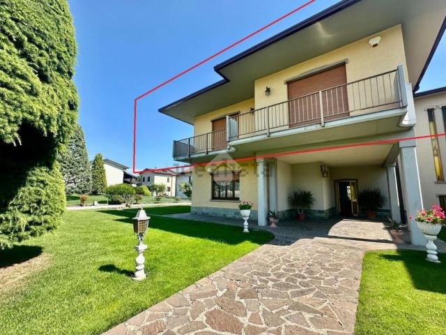 Appartamento in vendita di 180 m² in Via A. Locatelli, 64