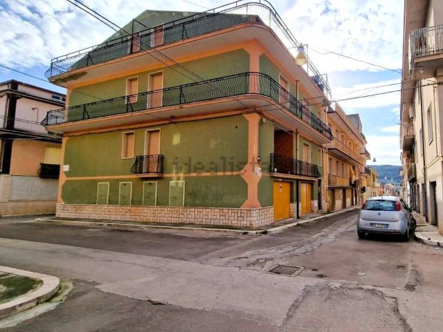 Appartamento in vendita di 180 m² in Via Antonio Carugno, 28