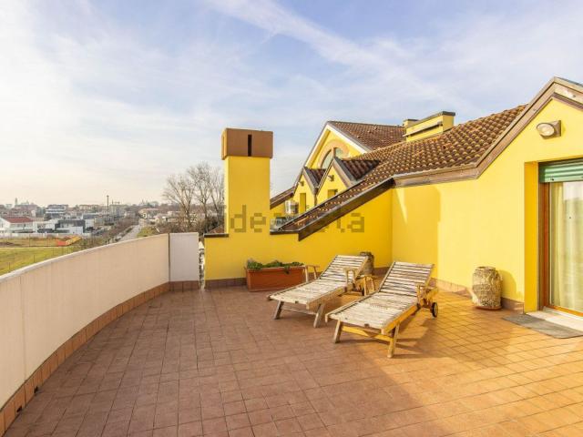 Appartamento in vendita di 180 m² in Via Agostino dal Pozzo