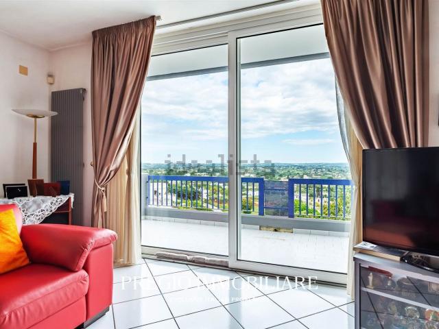Appartamento in vendita di 180 m² in Via Alcide de Gasperi