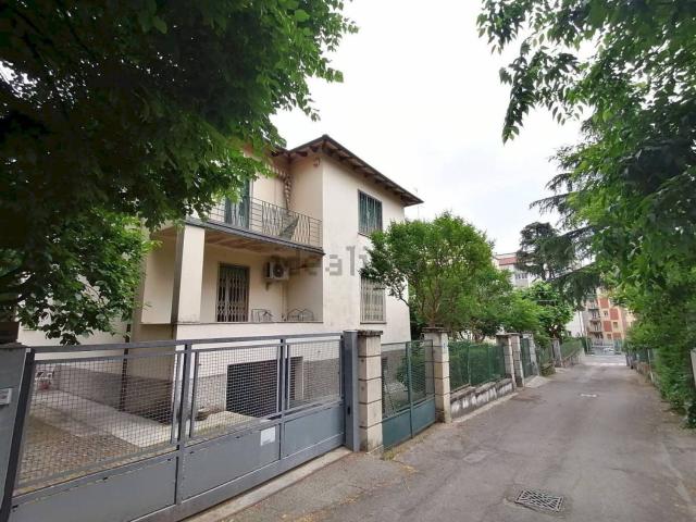Appartamento in vendita di 180 m² in Via Alessandro Antonelli, 2