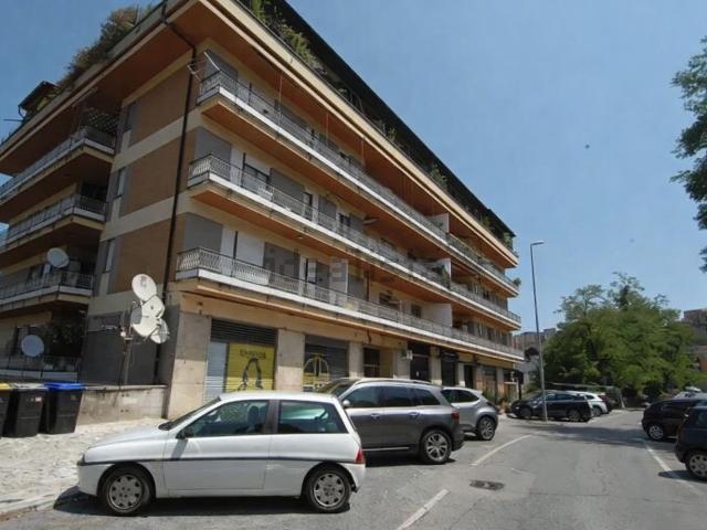 Appartamento in vendita di 180 m² in Via Alessandro Ciamarra