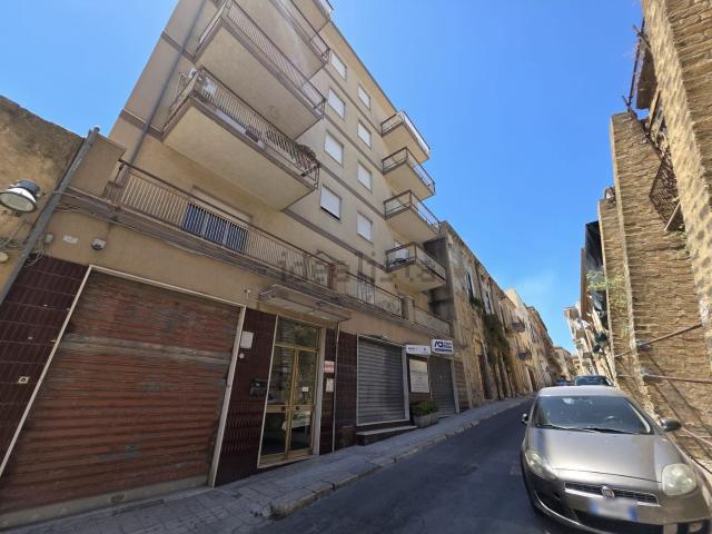 Appartamento in vendita di 180 m² in Via Bonsignore