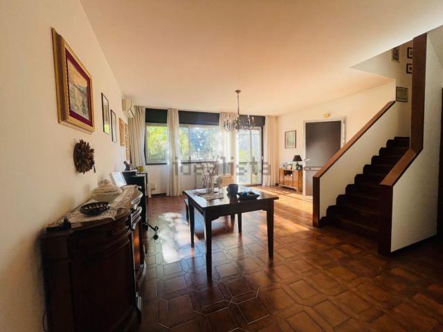 Appartamento in vendita di 180 m² in Via Brescia