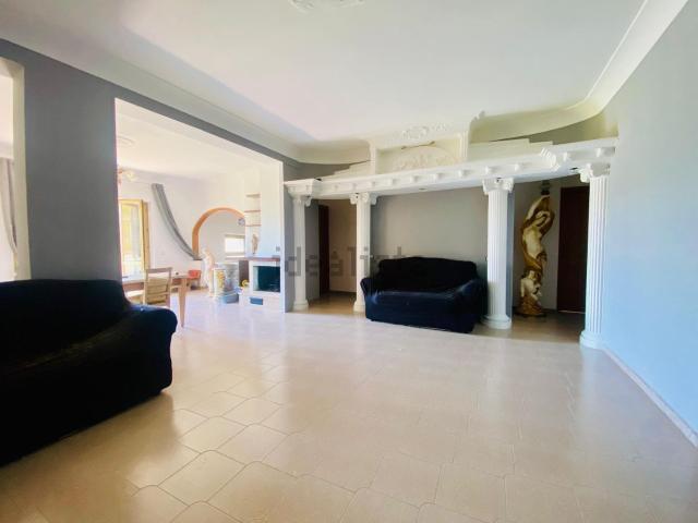 Appartamento in vendita di 180 m² in Via Bulgaria, 1