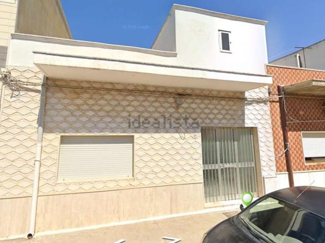 Appartamento in vendita di 180 m² in Via G. Leopardi, 27