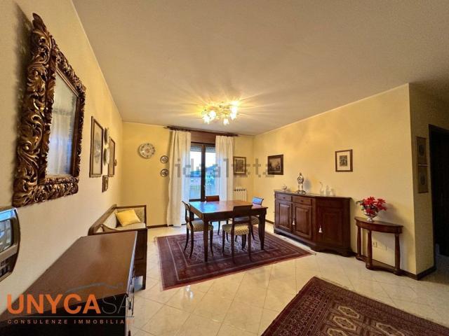 Appartamento in vendita di 180 m² in Via Garda