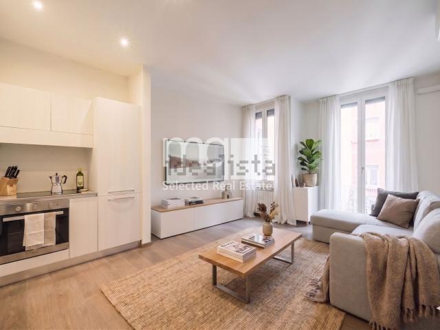 Appartamento in vendita di 180 m² in Via Giulio Uberti, 24