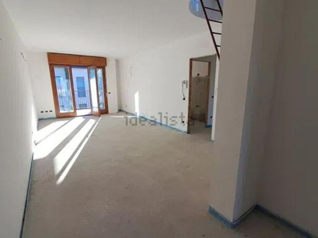 Appartamento in vendita di 180 m² in Via Gianbattista Moroni
