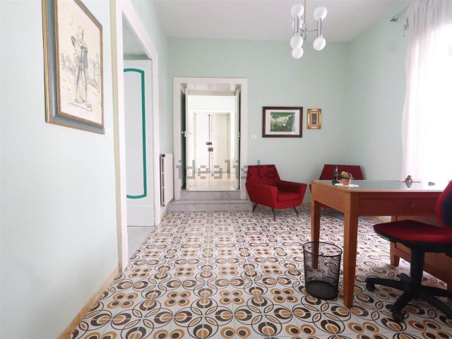 Appartamento in vendita di 180 m² in Via Giovanni Amendola, 27