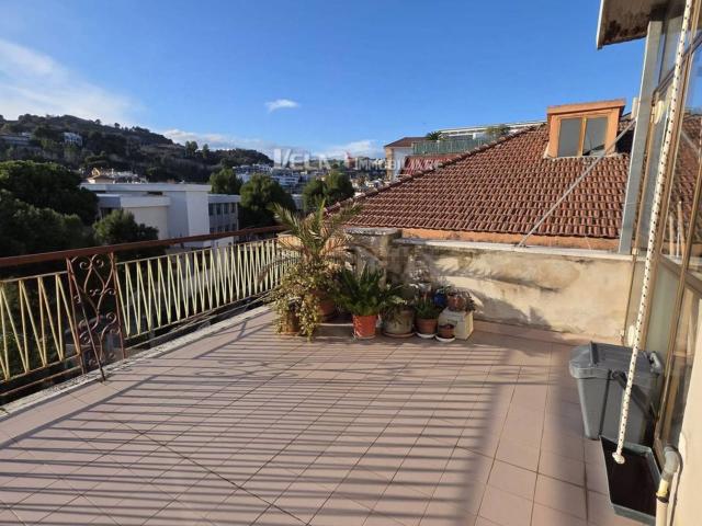 Appartamento in vendita di 180 m² in Via Giovanni Bovio