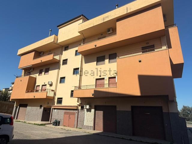 Appartamento in vendita di 180 m² in Via Giovanni Gentile, 51