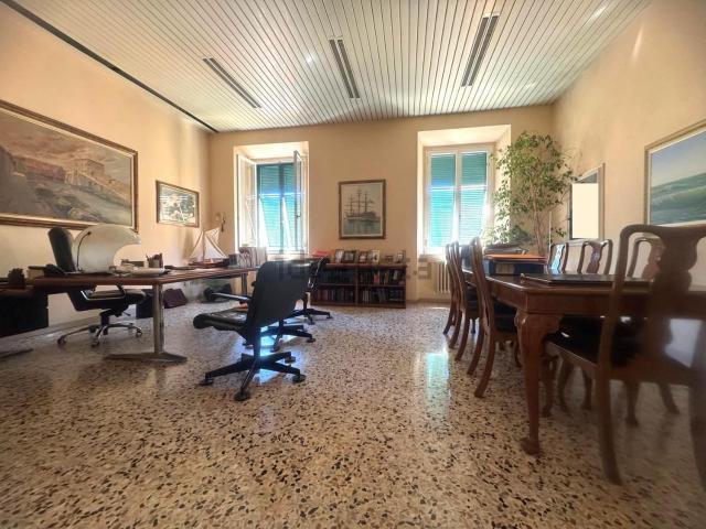 Appartamento in vendita di 180 m² in Via Giovanni Marradi