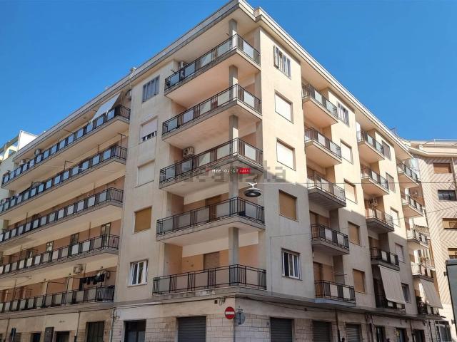 Appartamento in vendita di 180 m² in Via Giovanni Pascoli, 36