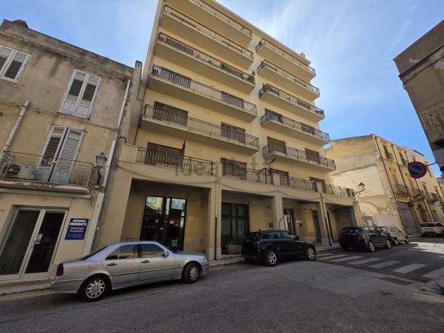 Appartamento in vendita di 180 m² in Via Guglielmo Marconi